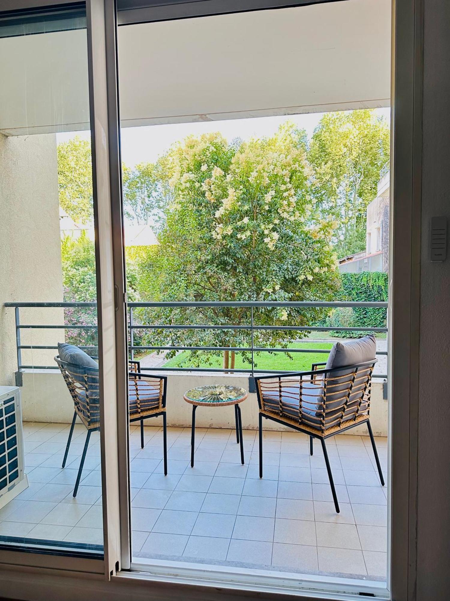 Apartment 40M2-Air Conditioning-Elevator-Underground Parking-Self Checkin! Appart Climatise 40M2-Ascenseur-Parking Souterrain -Arrivee Autonome Awinion Zewnętrze zdjęcie